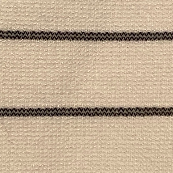 Lulus women’s small skort, cream with black stripes - Picture 4 of 7